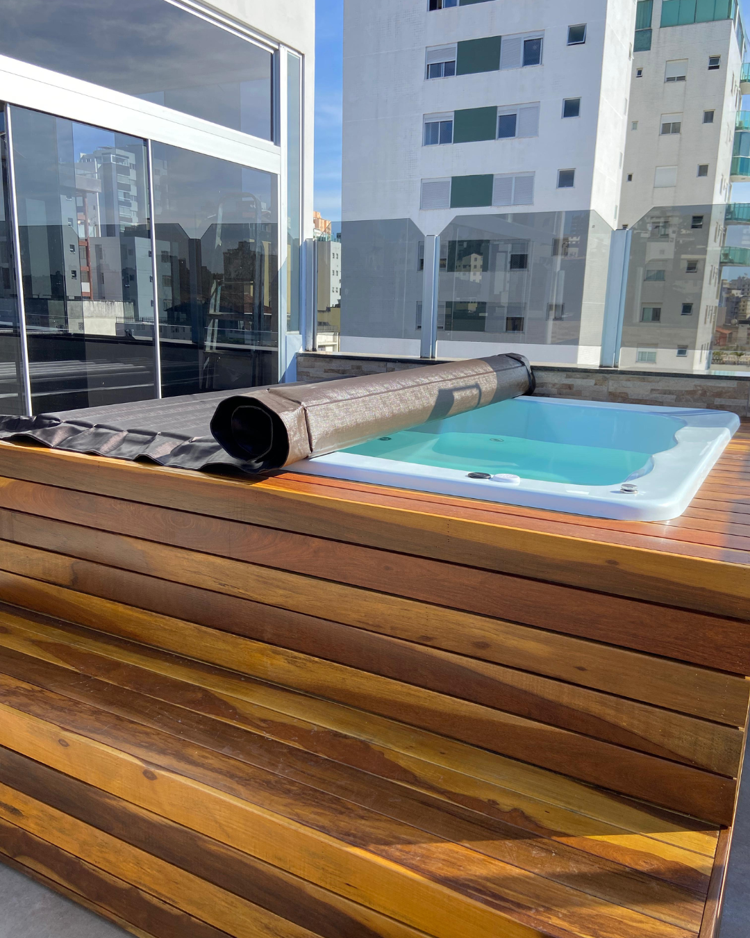 capa spa entre aberta